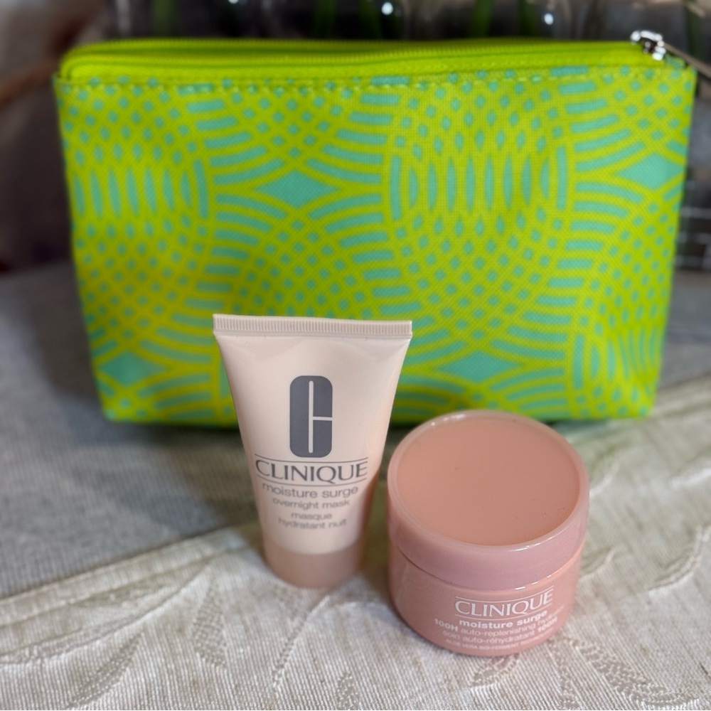 Moisture Surge Mini 2 piece Skincare Set.‎ 1 oz each. Travel set. New with Bag